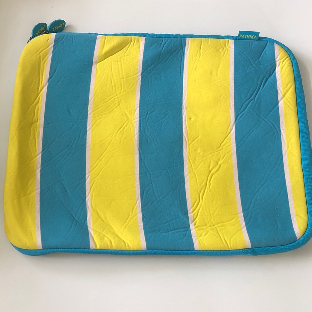 Pathika laptop/tablet sleeve.Blue/yellow